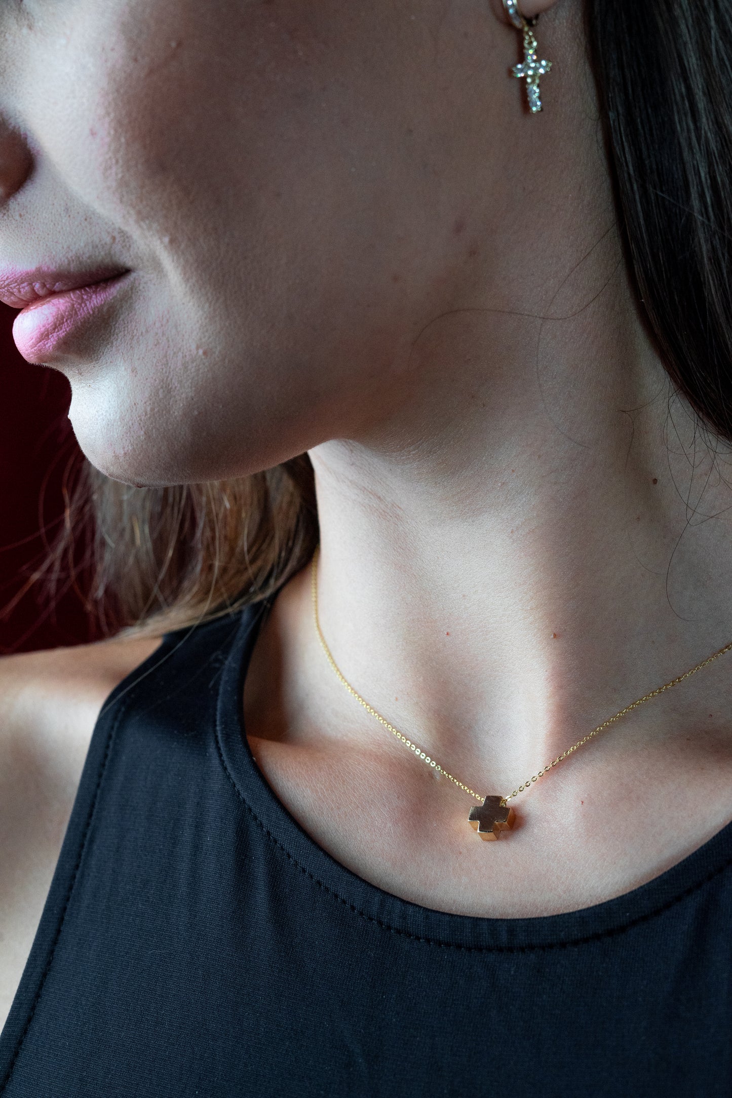 Dije Cruz Suiza oro 14K