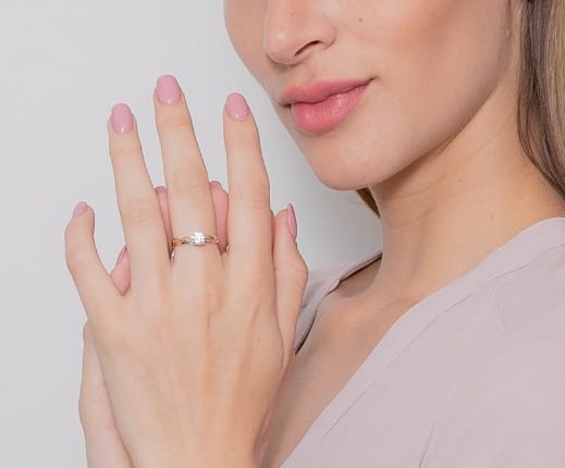 Solitario con infinitos oro 14K