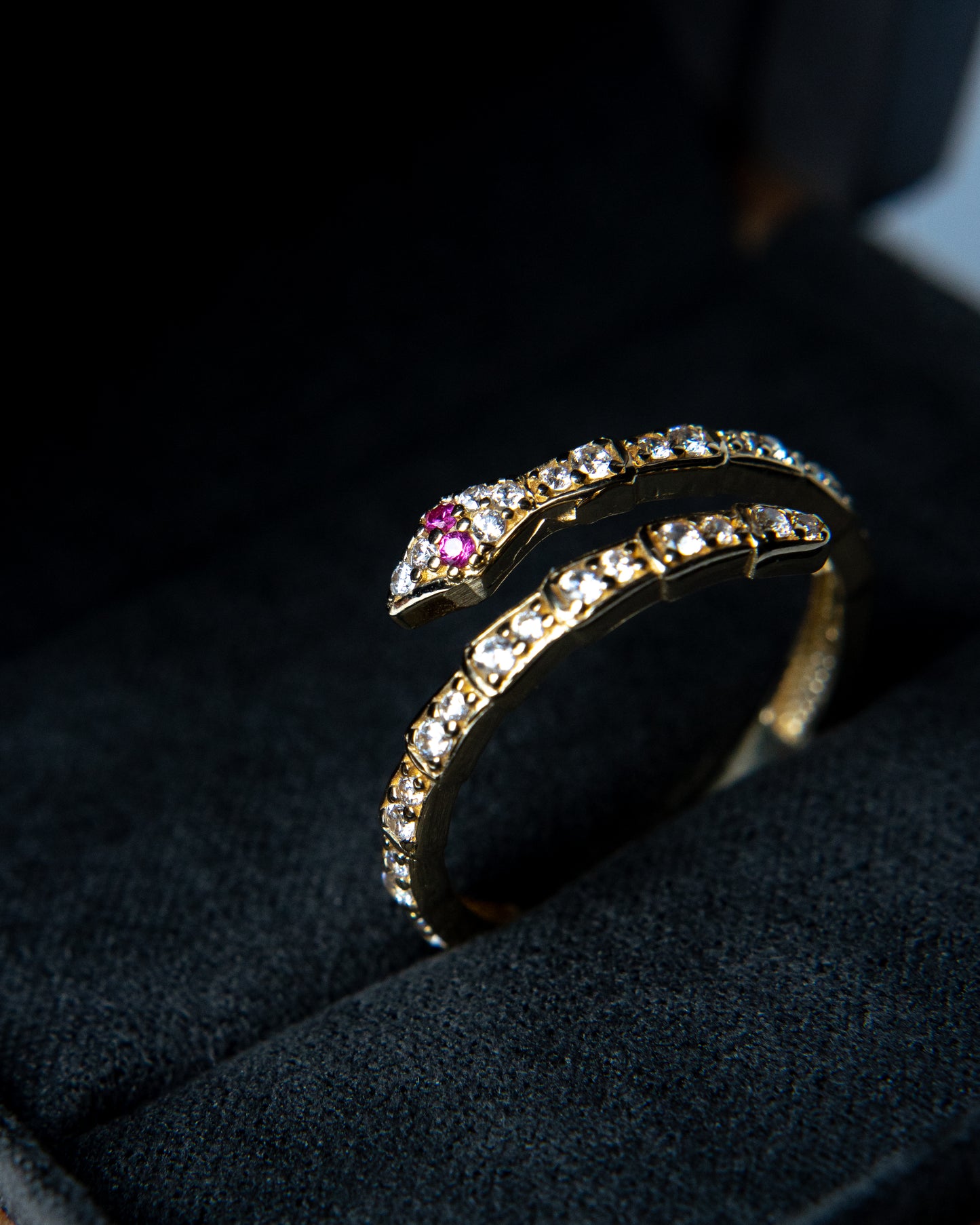 Anillo serpiente oro 14K con zirconias